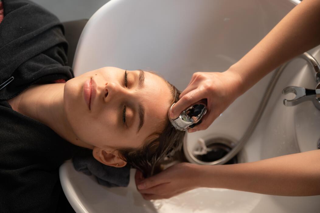 Hair Fall Control Guide: Natural Remedies, Right Products, and Daily Habits