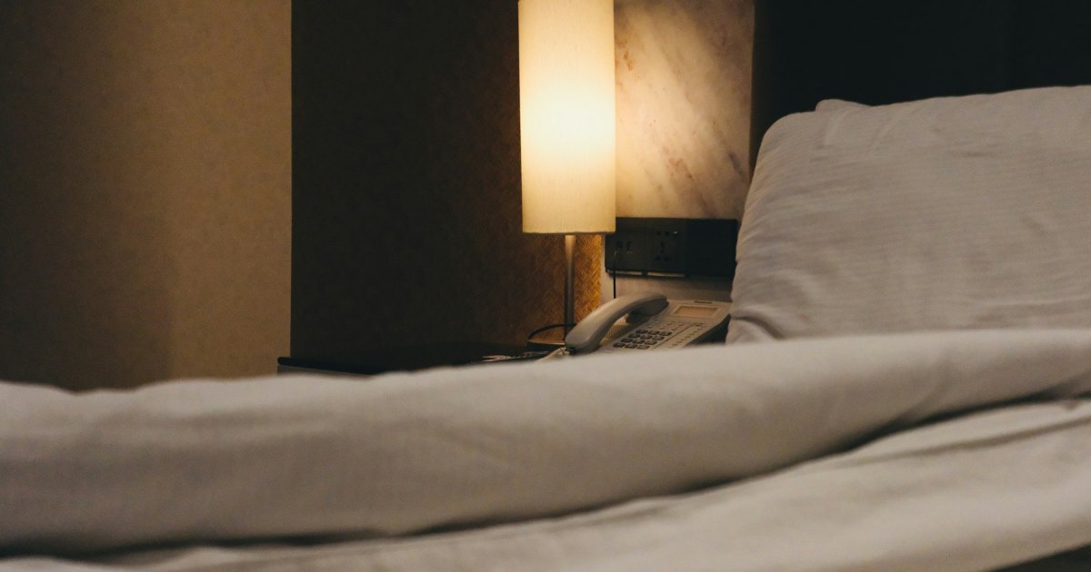 Digital Detox and Better Sleep: A Realistic 14-Day Plan for 2026